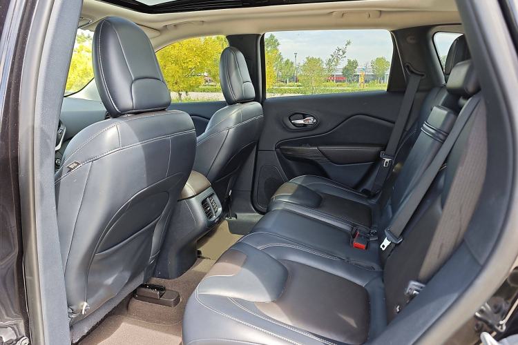 Used  Cherokee 2017 2.4L Excellence Edition