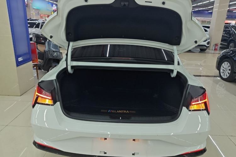 Used Hyundai Elantra 2022 240TGDi DCT LUX Prestige Edition
