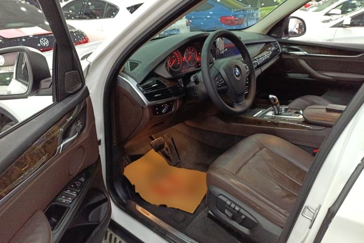 Used BMW X5 2015 xDrive28i
