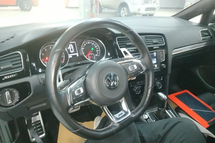 Used Volkswagen Golf 2017 280TSI Automatic R-Line Million-Vehicle Commemorative Edition