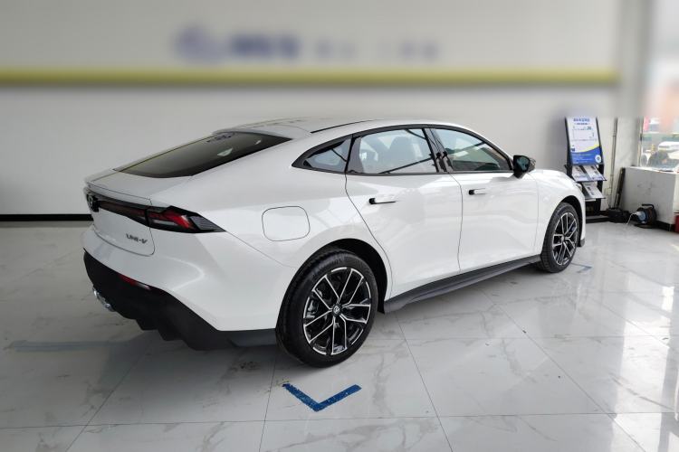 Used Changan UNI-V iDD 2024 Blue Whale Smart Electric iDD 136km ZhiKu Model
