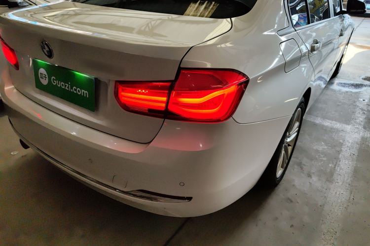 Used BMW 3 Series 2016 320Li Ambition Model
