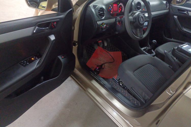 Used Volkswagen Jetta 2015 Zhuihui Edition 1.6L Manual Comfort Model