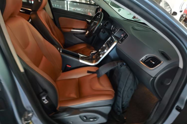 Used Volvo S60 2018 S60L T4 Zhiyuan Edition
