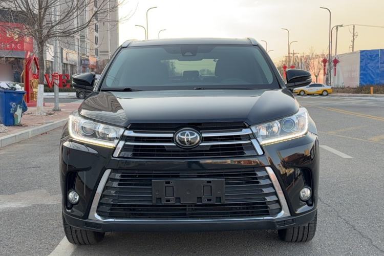 Used Toyota Highlander 2018 2.0T Two-Wheel Drive Prestige Version 7 Seats China V Emission Standard
