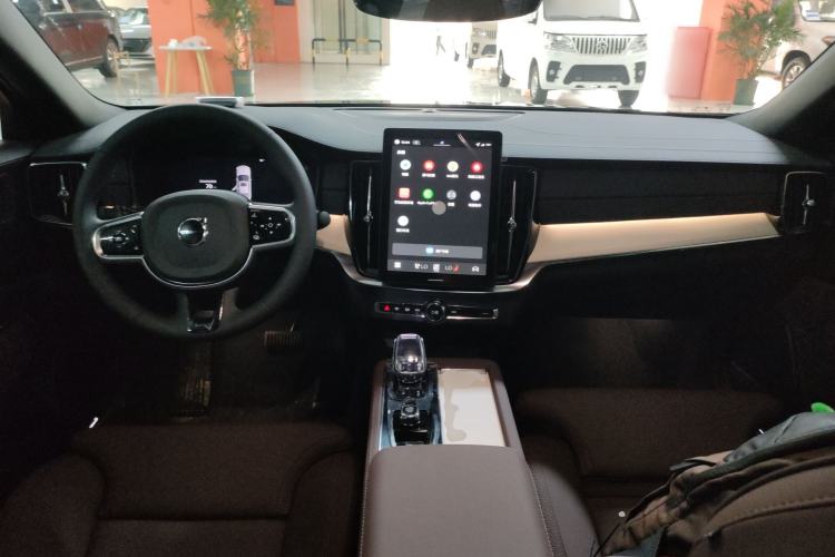 Used Volvo S90 2026 B5 Zhiyuan Luxury Edition
