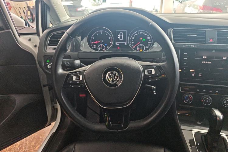 Used Volkswagen Golf 2020 200TSI DSG Comfortable and Ambitious Edition
