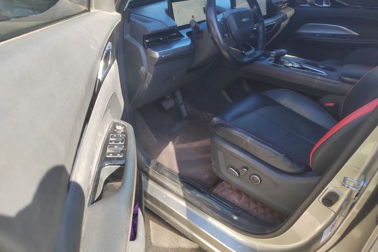 Used Oshan Z6 2022 Blue Whale 1.5T DCT Smart Navigation Model