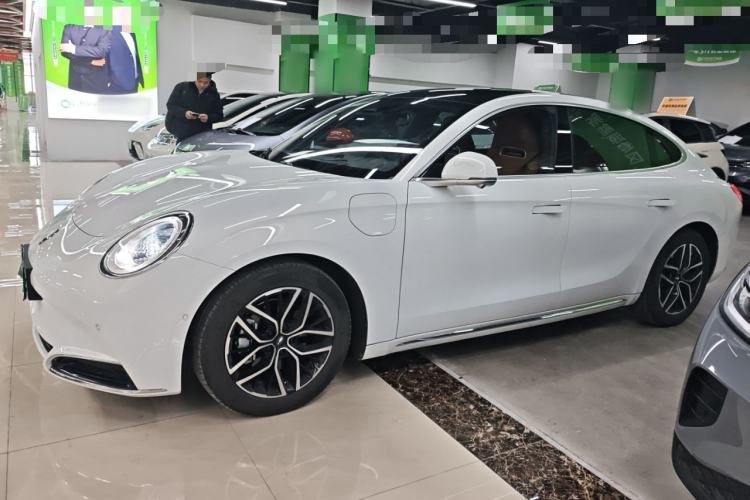 Used ORA Lightning Cat 2022 555 km Luxury Edition
