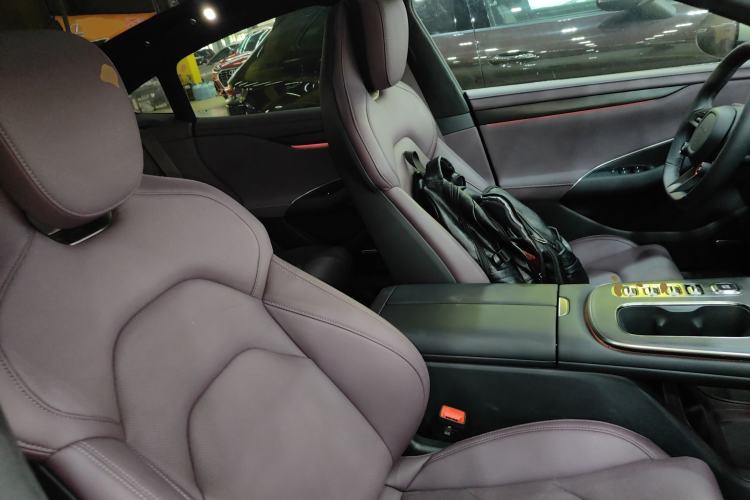 Used Xiaomi Auto SU7 2024 Four-Wheel Drive Ultra-Long Range Advanced Intelligent Driving Max Edition