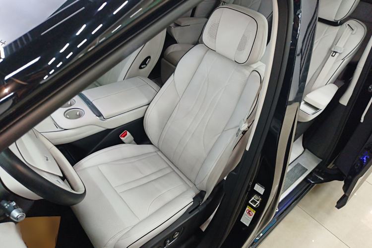 Used XPeng X9 2024 702 Ultra-Long Range Pro
