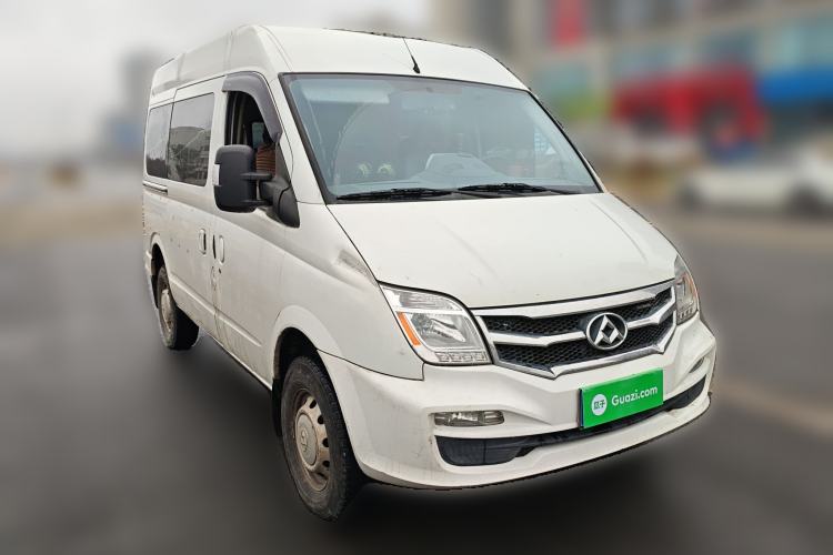Used SAIC MAXUS Xintu V80 2017 2.5T 5-Speed Manual Aoyuntong National V Short Wheelbase Mid-Roof 5/6/10-Seater