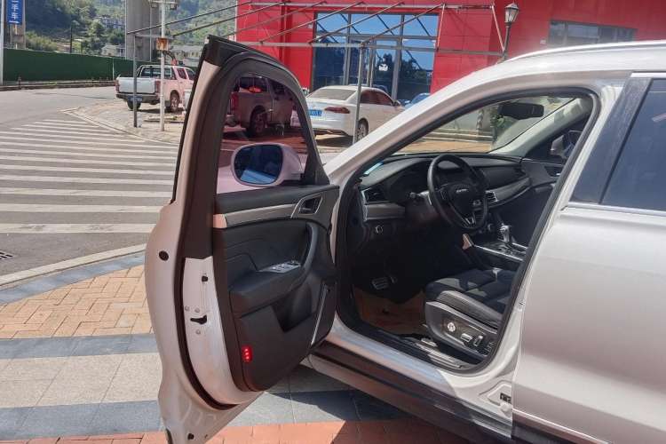 Used Haval H7 2017 Red-Label H7 2.0T Automatic Prestige Model
