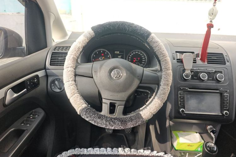 Used Volkswagen Touran 2015 1.4T Manual Fashion Edition 5-Seater
