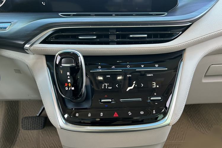 Used Buick GL8 2022 ES Landtrek 653T Comfort Edition
