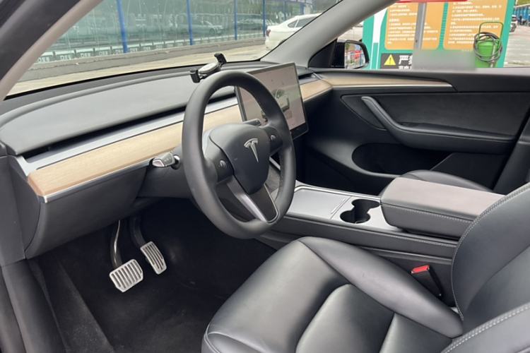 Used Tesla Model Y 2022 Rear-Wheel-Drive Version
