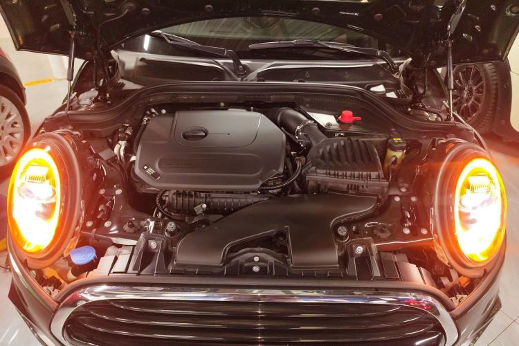 Used  MINI 2018 1.5T COOPER Racing Edition Five-Door Version
