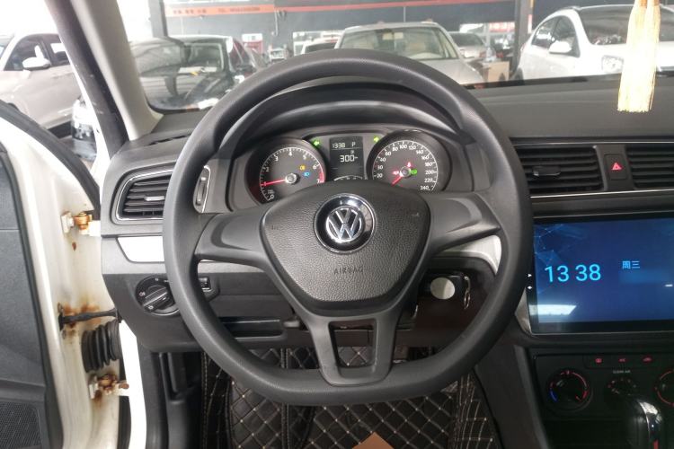 Used Volkswagen Gran Lavida 2015 1.6L Automatic Fashion Edition
