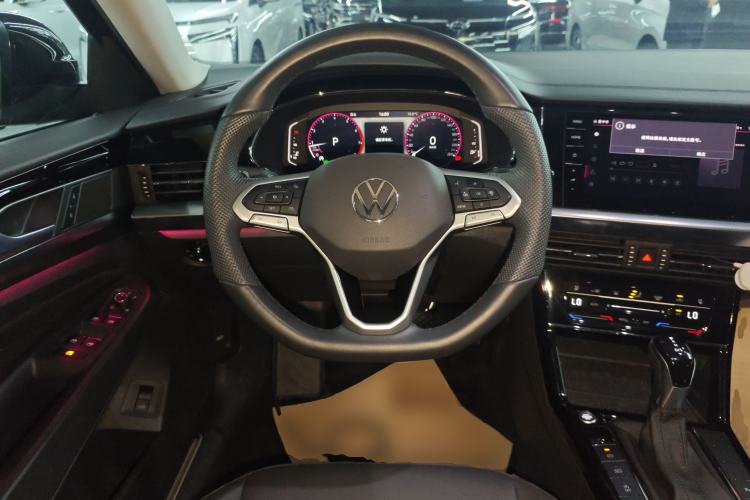 Used Volkswagen Passat 2025 Outstanding Model 380TSI Starry Dragon Glorious Edition
