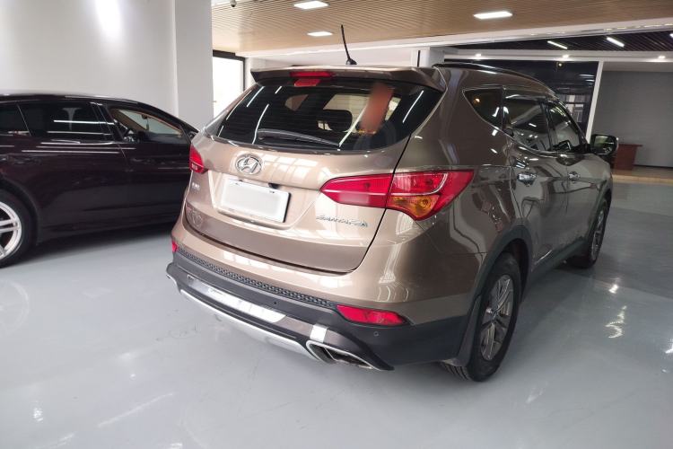 Used Hyundai Santa Fe 2013 2.4L Automatic Two-Wheel Drive Smart Version
