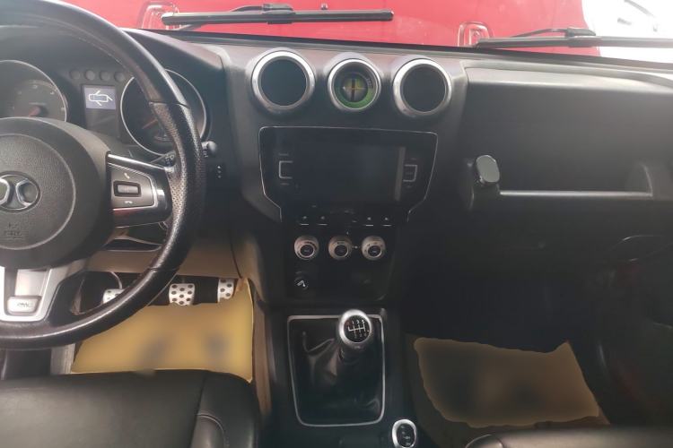 Used  BJ40 2018 40L 2.0T Manual Diesel Four-Wheel Drive Prestige Edition
