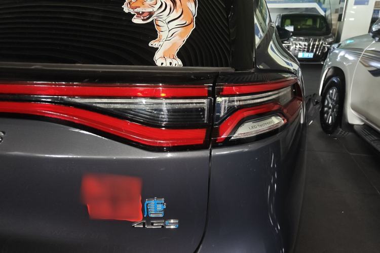 Used BYD Tang New Energy 2018 DM 2.0T All-Wheel Drive Smart Connect Elite 7-Seater China V Emission Standard