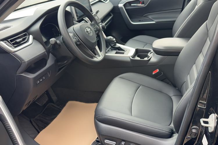 Used Toyota RAV4 2021 2.0L CVT Two-Wheel Drive Fashion Edition
