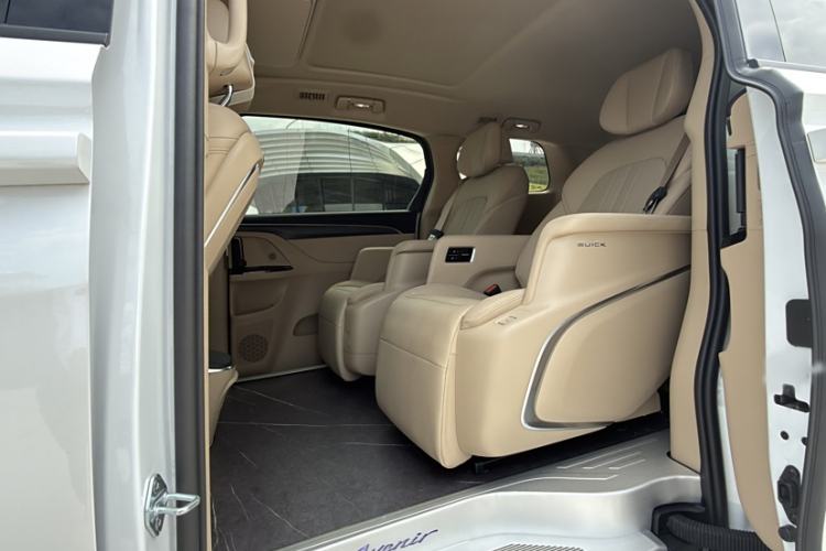 Used Buick GL8 New Energy 2025 Lu Shang Luxury Edition 7-Seater