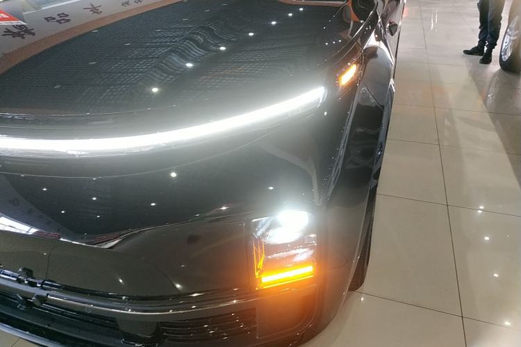 Used Li Auto L8 2023 Pro Model
