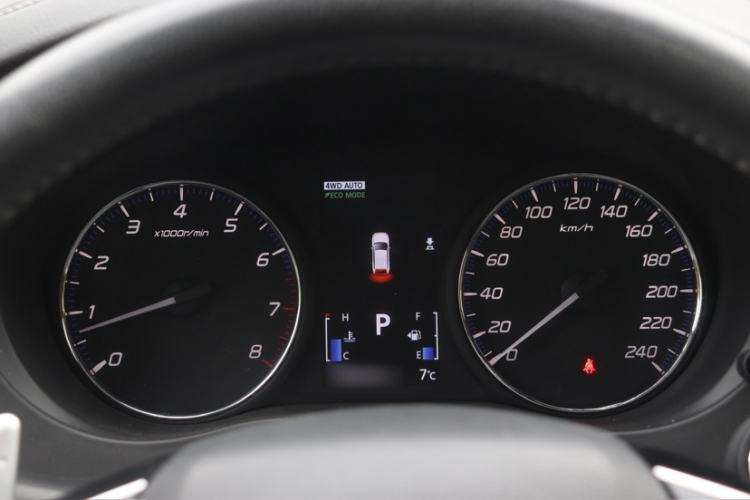 Used Mitsubishi Outlander 2019 2.4L 4x4 Zhi Xiang Edition 7 Seats China V Emission Standard