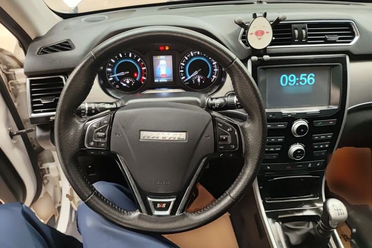 Used Haval H2 2016 Red-Label 1.5T Manual Two-Wheel Drive Luxury Model