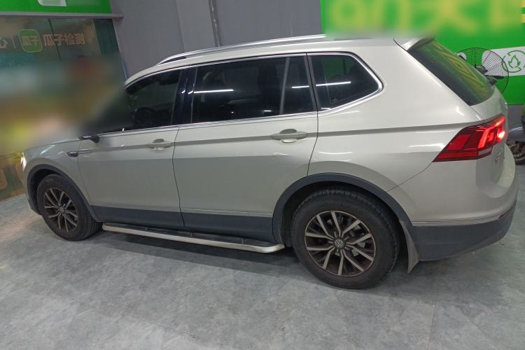 Used Volkswagen Tiguan L 2017 330TSI Automatic Two-Wheel Drive Luxury Edition
