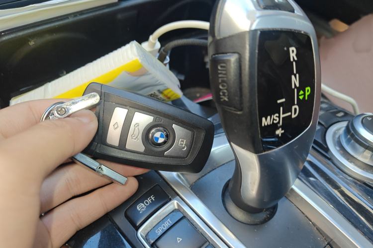 Used BMW 5 Series 2014 520i Elegant Edition
