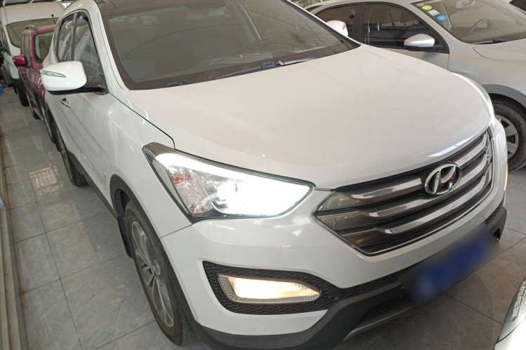 Used Hyundai Santa Fe Classic 2013 3.0L 4x4 Premium Edition 7-Seater Euro IV
