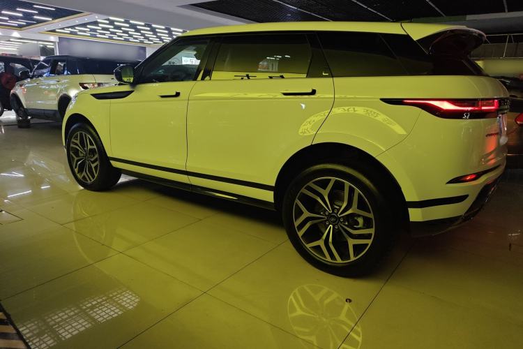 Used Land Rover Range Rover Evoque 2024 Aurora L 249 PS Prestige Light-Chasing Edition
