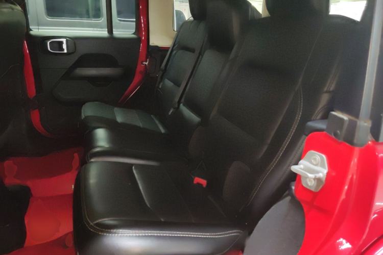 Used  Wrangler 2019 2.0T Sahara Four-Door Version China VI Emission Standard
