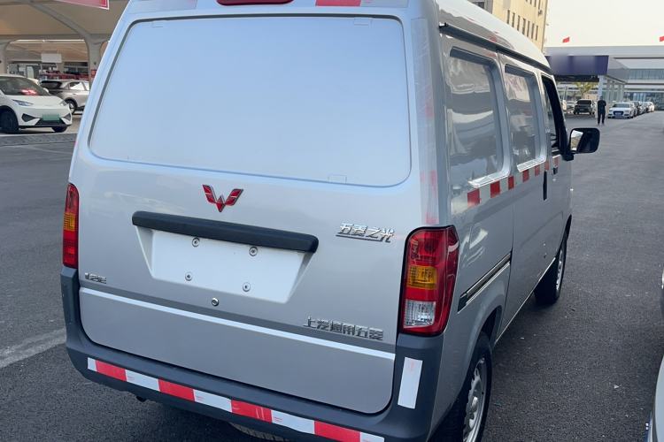 Used Wuling Zhiguang 2020 1.2L Van Utility Model China VI Emission Standard 2 Seats LSI
