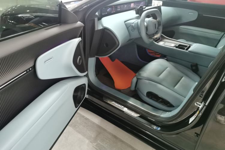 Used  12 2023 700 Three-Laser Rear-Wheel Drive Luxury Edition