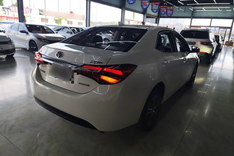 Used Toyota Levin 2017 Revised Dual-Engine 1.8H GS E-CVT Elite Sunroof Version China V Standard
