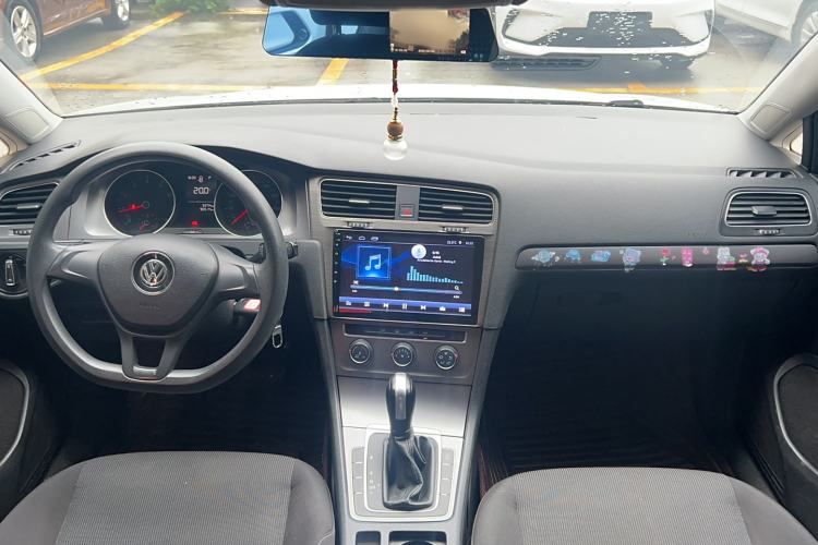 Used Volkswagen Golf 2015 1.6L Automatic Fashion Model
