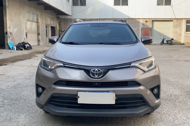 Used Toyota RAV4 2019 2.0L CVT Two-Wheel Drive Comfort Edition China VI Standard
