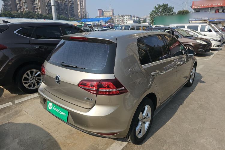 Used Volkswagen Golf 2017 1.6L Automatic Comfort Million-Vehicle Anniversary Edition
