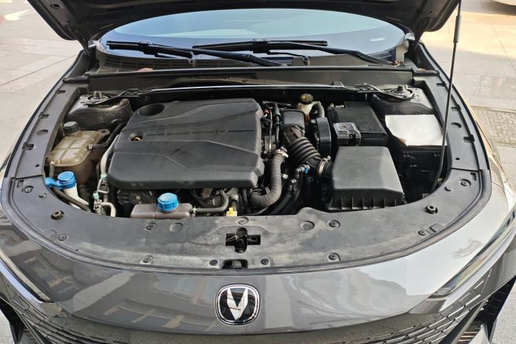 Used Changan UNI-V 2022 1.5T Smart Navigation Version
