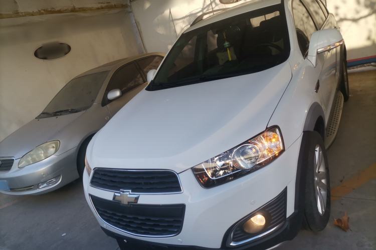 Used Chevrolet Captiva 2015 2.4L 4x4 Flagship Edition 7-Seater
