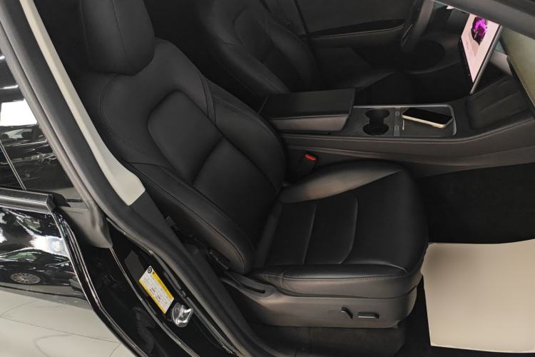 Used Tesla Model Y 2022 Rear-Wheel-Drive Version
