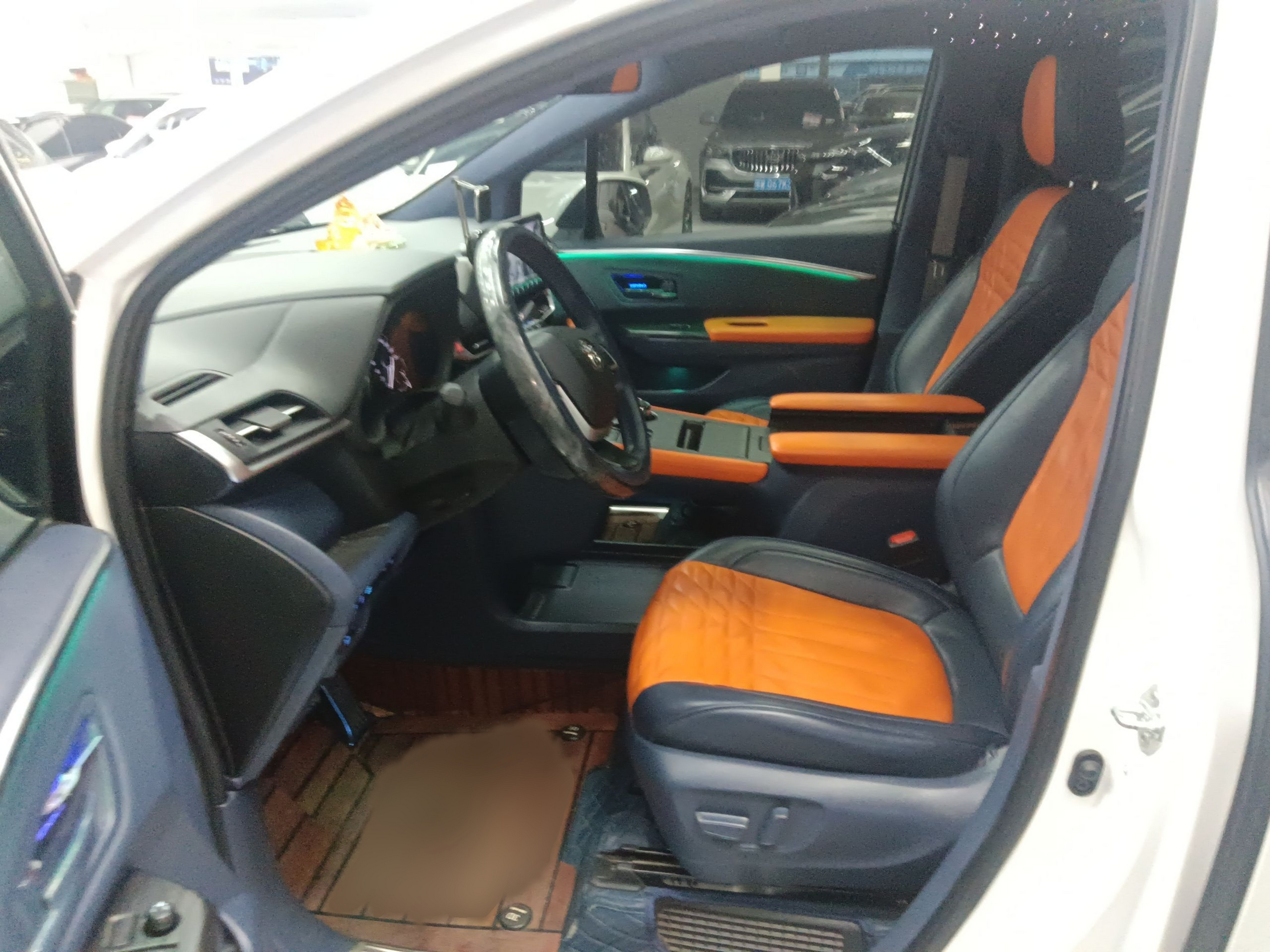 Переднее сиденье в автомобиле