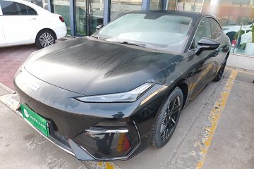 Used Geely Galaxy E8 2024 550 km Range Rear-Wheel-Drive PRO