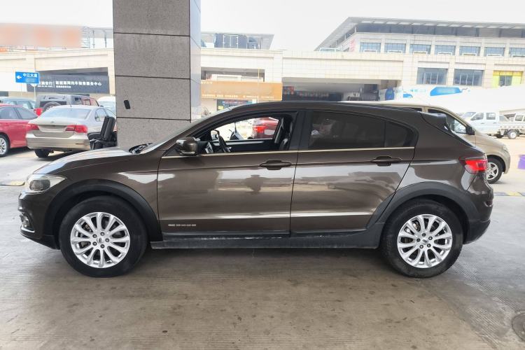 Used Qoros 3 2016 Urban SUV 1.6T Automatic Zhiyue Model
