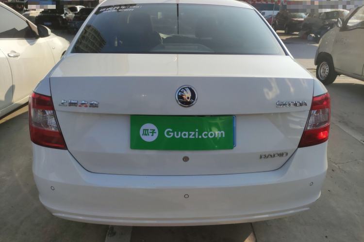 Used Skoda Rapid 2015 1.6L Automatic Smart Selection Model
