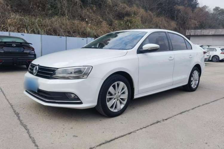 Used Volkswagen Sagitar 2018 1.6L Automatic Fashion Model